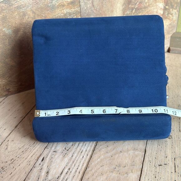 Flippy Pillow Tablet Original Blue iPad EReader Audio Book Stand Plush Lap Easel - Picture 10 of 12